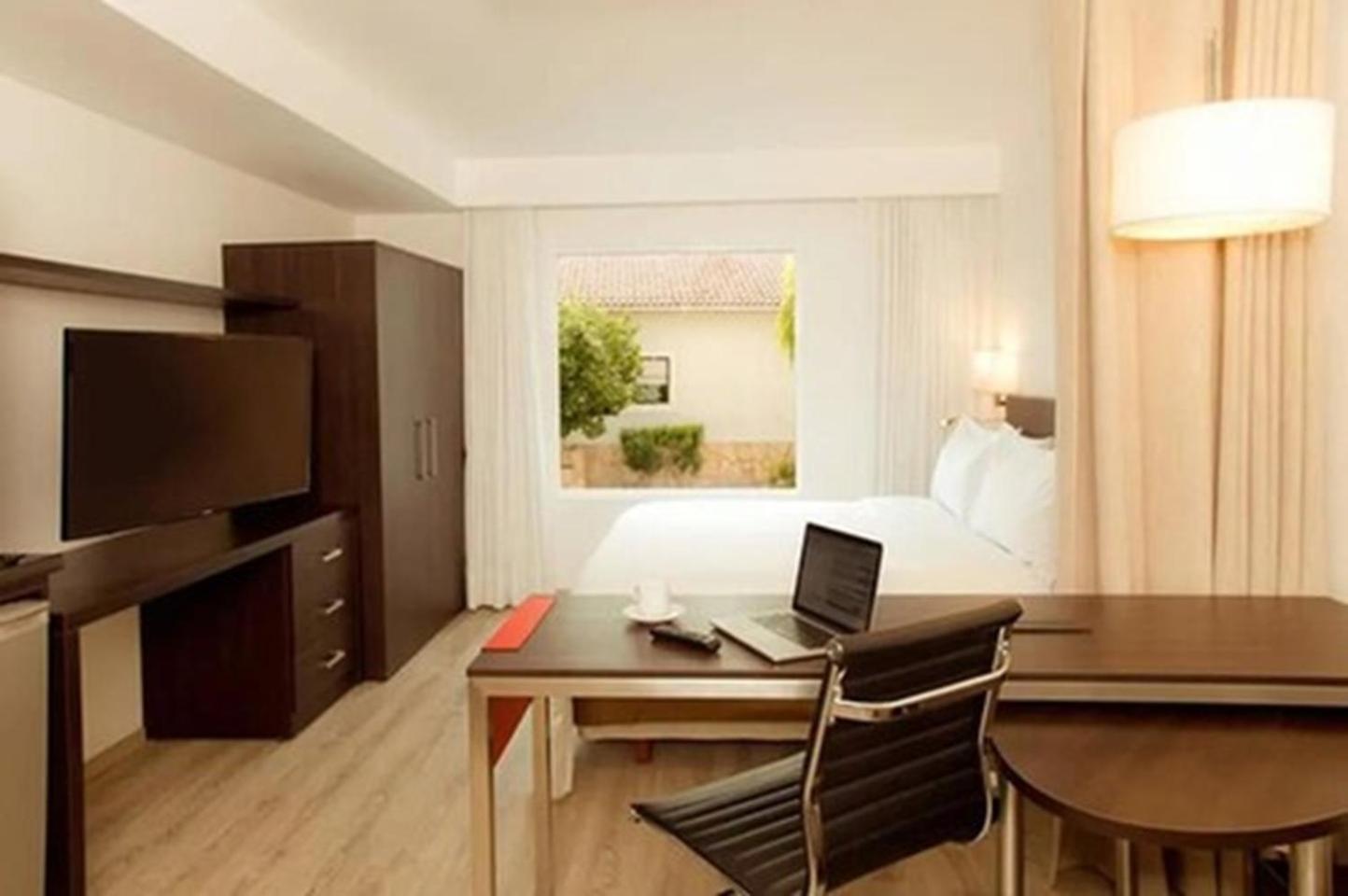 Stain Loft & Suites Irapuato Buitenkant foto